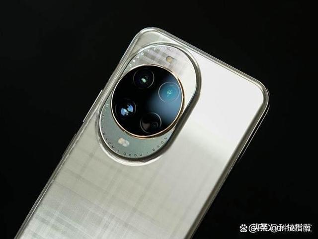 手机卡槽将消失？华为测试eSIM超薄机2TB容量告别内存焦虑！