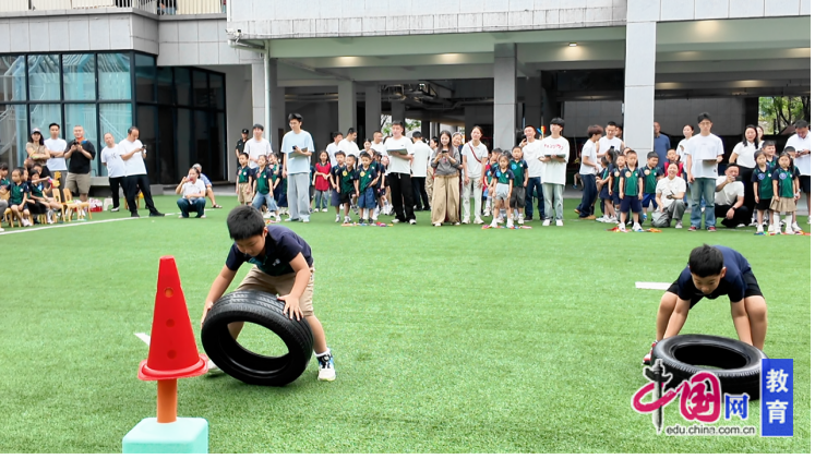 守护数字时代的童年宜宾市级机关幼儿园第七届游戏节暖心启幕(图8)