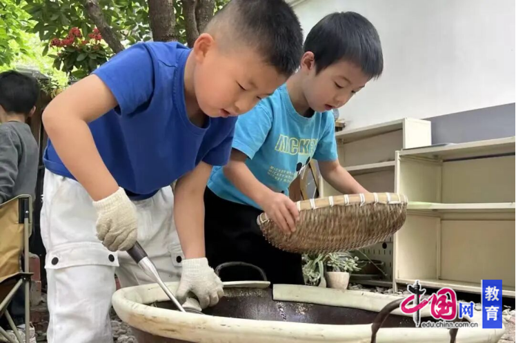 守护数字时代的童年②成都市青羊区天府幼儿园教育集团：把眼睛交给自然童年交给游戏(图5)